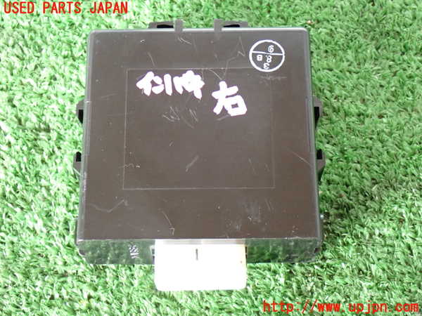 2UPJ-18476149]ランクル100系(UZJ100W)コンピューター4 (ドアコントロール) 中古_m0003.jpg