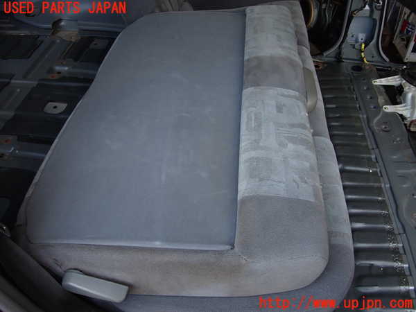 2UPJ-18477145]ランクル100系(UZJ100W)右2列目シート 中古_m0004.jpg