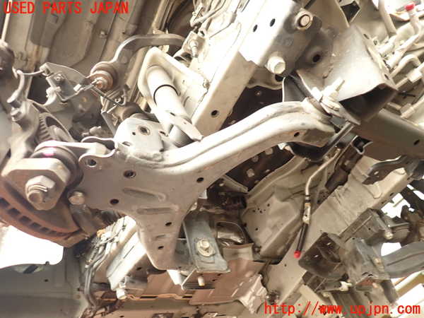 5UPJ-18485176]NV350 キャラバン バン(VW2E26)右フロントロアアーム1 中古_m0002.jpg