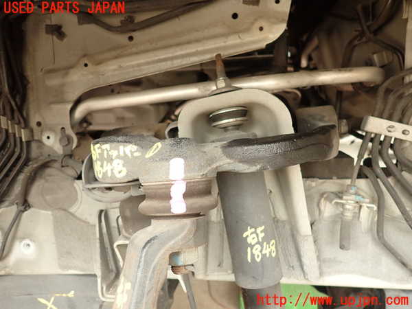 5UPJ-18485126]NV350 キャラバン バン(VW2E26)右フロントアッパーアーム1 中古_m0001.jpg