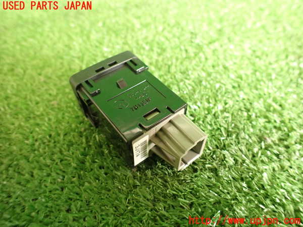 5UPJ-18486311]NV350 キャラバン バン(VW2E26)スイッチ6 (プリクラッシュ) 中古_m0002.jpg