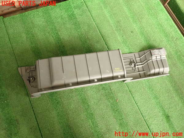 5UPJ-18487740]NV350 キャラバン バン(VW2E26)スカッフプレート 中古_m0002.jpg