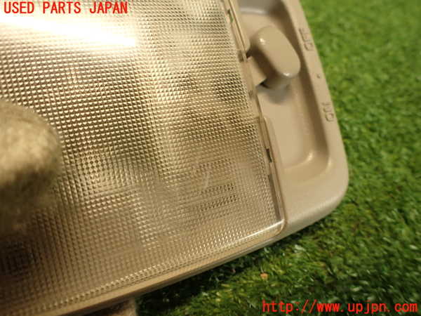 5UPJ-18486412]NV350 キャラバン バン(VW2E26)ルームランプ2 (真中 2列目) 中古_m0003.jpg
