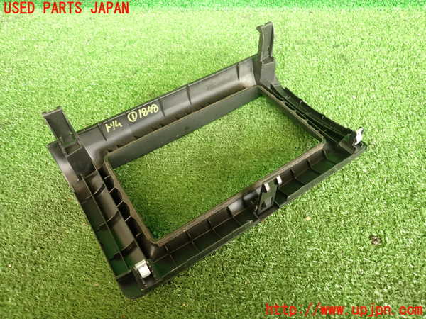 5UPJ-18487691]NV350 キャラバン バン(VW2E26)内装トリム類1 中古_m0002.jpg