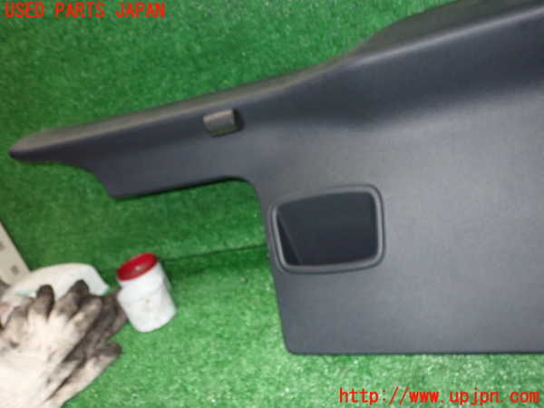 5UPJ-18491578]VW ルポGTI(6EAVY)バックドア内張り 中古_m0003.jpg