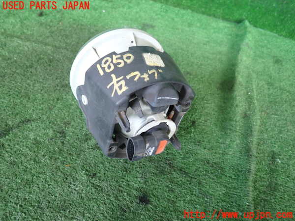 5UPJ-18501180]クライスラー・300C 2006ymodel(LX57)右フォグ 中古_m0002.jpg