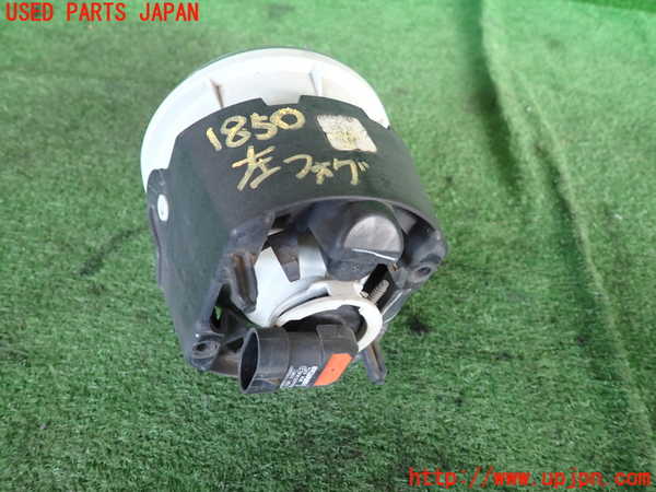 5UPJ-18501182]クライスラー・300C 2006ymodel(LX57)左フォグ 中古_m0002.jpg