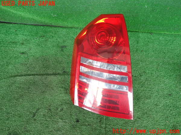 5UPJ-18501536]クライスラー・300C 2006ymodel(LX57)左テールランプ 中古_m0001.jpg