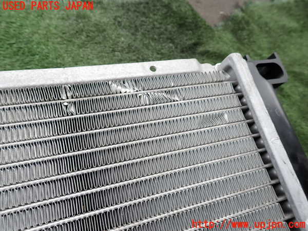 5UPJ-18502321]クライスラー・300C 2006ymodel(LX57)ラジエーター1 中古_m0003.jpg