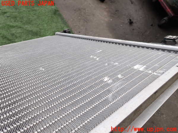 5UPJ-18502321]クライスラー・300C 2006ymodel(LX57)ラジエーター1 中古_m0005.jpg