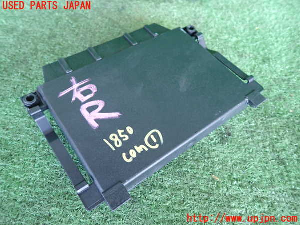 5UPJ-18506146]クライスラー・300C 2006ymodel(LX57)コンピューター1 中古　04602421AF_m0002.jpg