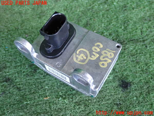 5UPJ-18506149]クライスラー・300C 2006ymodel(LX57)コンピューター4(ヨーレート) 中古 04606671AB_m0002.jpg