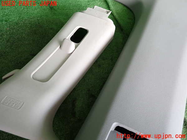 5UPJ-18507665]クライスラー・300C 2006ymodel(LX57)右センターピラートリム 中古_m0004.jpg