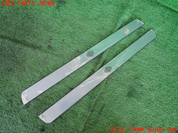 5UPJ-18507740]クライスラー・300C 2006ymodel(LX57)スカッフプレート 中古_m0001.jpg