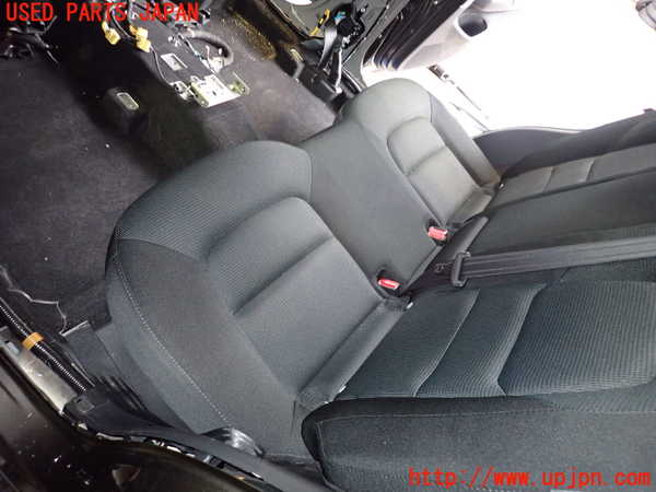 2UPJ-18517385]CX-5(KF2P)リアシート 中古_m0002.jpg