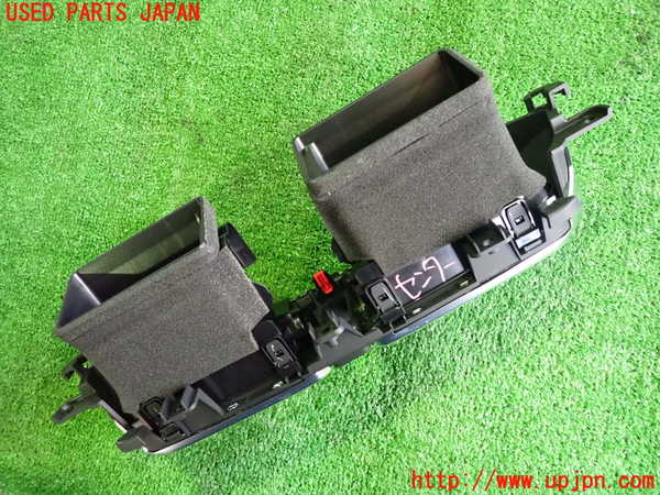 5UPJ-18517526]CX-5(KF2P)エアコン吹き出し口1 中古_m0003.jpg