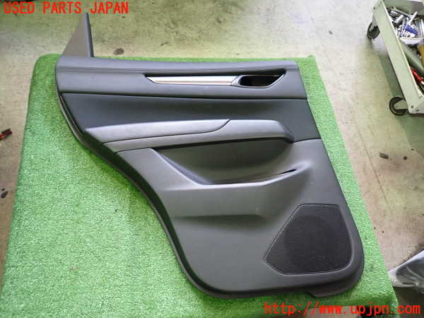 5UPJ-18511324]CX-5(KF2P)左後ドア内張り 中古_m0001.jpg