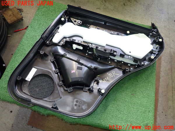 5UPJ-18511324]CX-5(KF2P)左後ドア内張り 中古_m0004.jpg