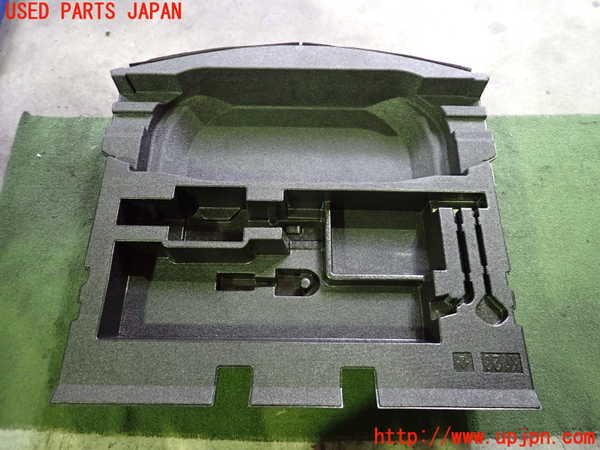 5UPJ-18517772]CX-5(KF2P)ラゲッジトレイ2 中古_m0001.jpg
