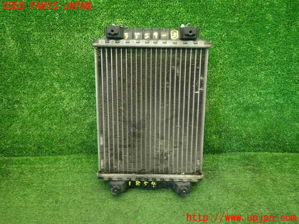 5UPJ-18542323]アウディ・S4(8KCAKF)ラジエーター3 中古_m0001.jpg