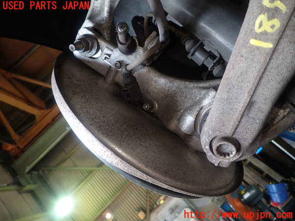 5UPJ-18544305]アウディ・S4(8KCAKF)左リアナックルハブ 中古_m0002.jpg