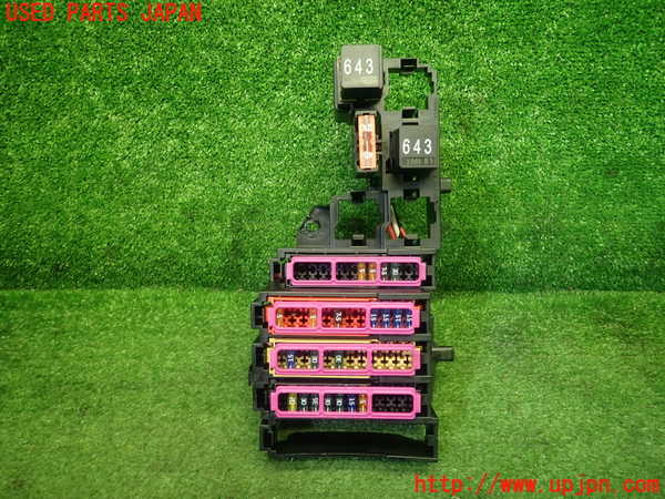 1UPJ-18546741]アウディ・S4(8KCAKF)ヒューズボックス1 中古_m0001.jpg