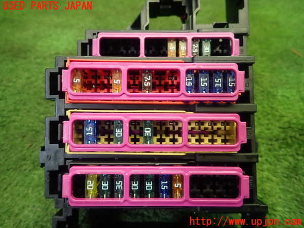 1UPJ-18546741]アウディ・S4(8KCAKF)ヒューズボックス1 中古_m0004.jpg