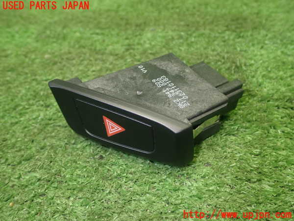 5UPJ-18546290]アウディ・S4(8KCAKF)ハザードスイッチ 中古_m0003.jpg