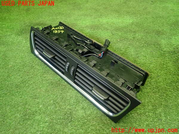 5UPJ-18547528]アウディ・S4(8KCAKF)エアコン吹き出し口3 (真中) 中古_m0002.jpg