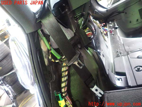 5UPJ-18547155]アウディ・S4(8KCAKF)右2列目シートベルト 中古_m0001.jpg