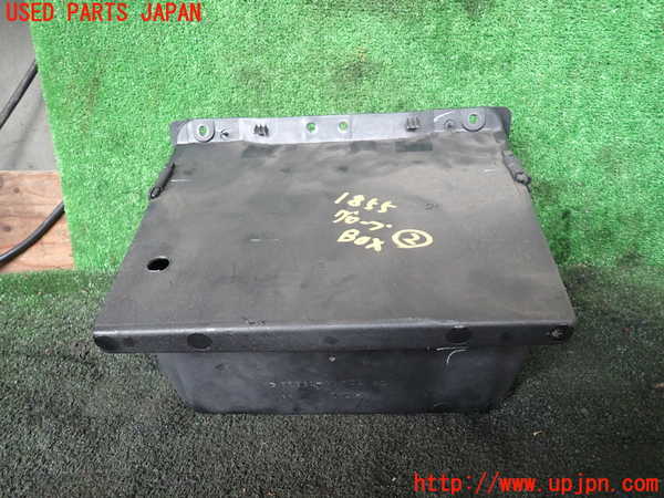 5UPJ-18557517]ランクルプラド(KZJ78W)グローブボックス2 中古_m0003.jpg