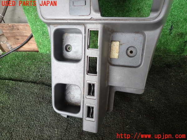 5UPJ-18557549]ランクルプラド(KZJ78W)コンソール 中古_m0003.jpg
