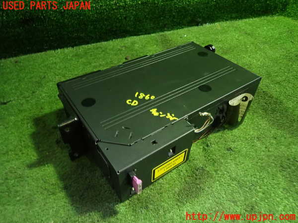 5UPJ-18606505]BMW Z4 ロードスター(BT30)CDチェンジャー 中古_m0003.jpg