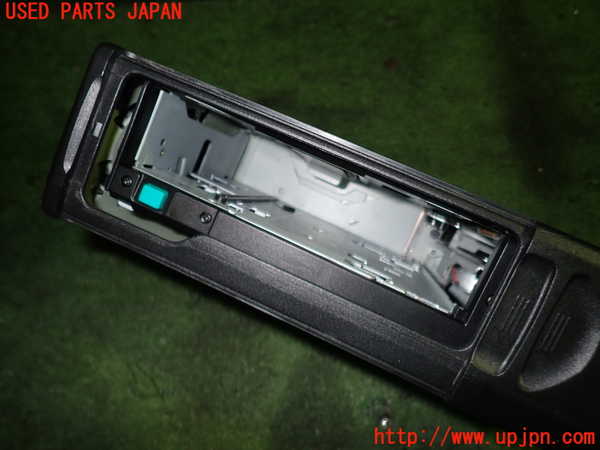 5UPJ-18606505]BMW Z4 ロードスター(BT30)CDチェンジャー 中古_m0004.jpg