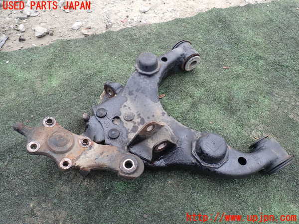 5UPJ-18625176]ハイラックスサーフ(RZN185W)右フロントロアアーム1 中古_m0002.jpg