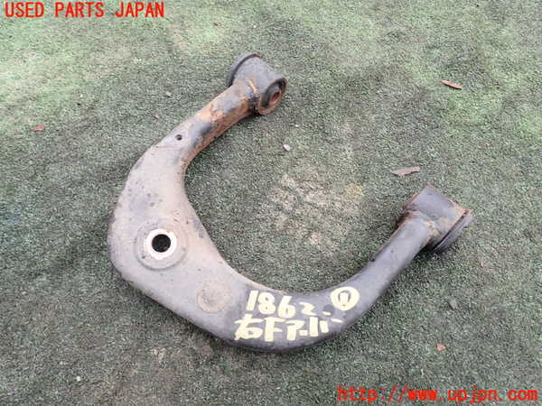 5UPJ-18625126]ハイラックスサーフ(RZN185W)右フロントアッパーアーム1 中古_m0001.jpg