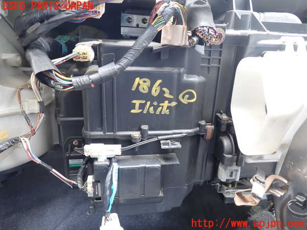 5UPJ-18626081]ハイラックスサーフ(RZN185W)エバポレーター1 中古_m0001.jpg