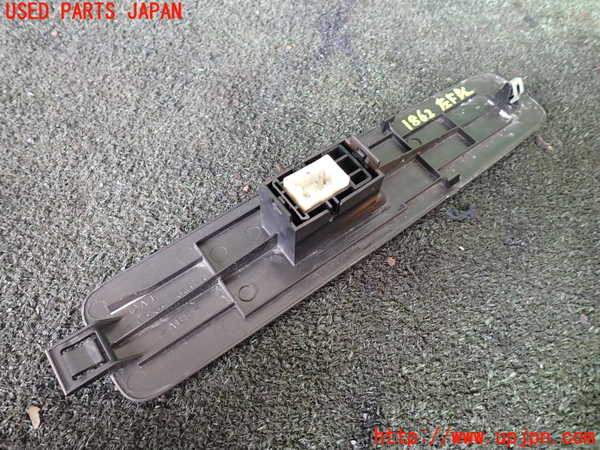 5UPJ-18626245]ハイラックスサーフ(RZN185W)左前パワーウィンドウスイッチ 中古_m0002.jpg