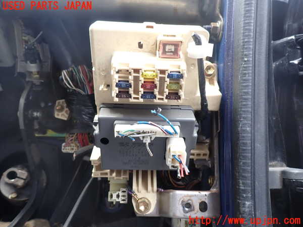 5UPJ-18626741]ハイラックスサーフ(RZN185W)ヒューズボックス1 中古_m0001.jpg
