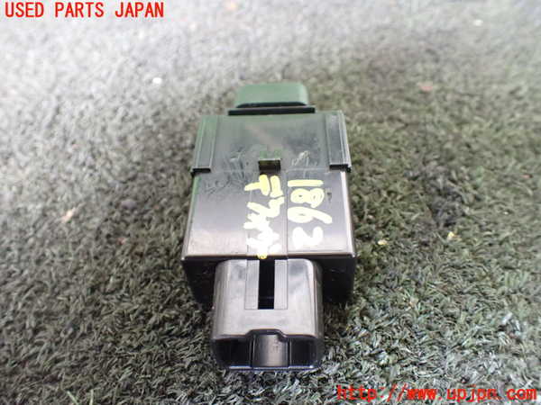5UPJ-18626300]ハイラックスサーフ(RZN185W)デフォッガースイッチ 中古_m0002.jpg