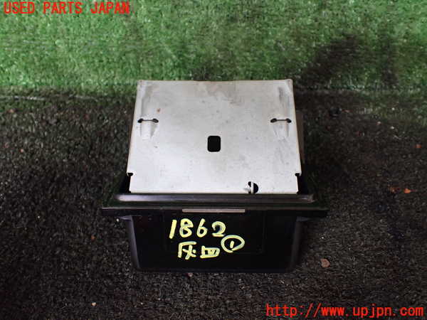 5UPJ-18627821]ハイラックスサーフ(RZN185W)灰皿1 中古_m0004.jpg