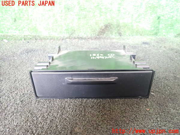 5UPJ-18627841]ハイラックスサーフ(RZN185W)小物入れ1 中古_m0001.jpg