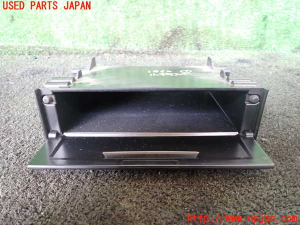 5UPJ-18627841]ハイラックスサーフ(RZN185W)小物入れ1 中古_m0002.jpg