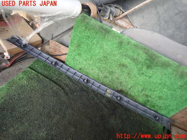 5UPJ-18627771]ハイラックスサーフ(RZN185W)ラゲッジトレイ1 中古_m0002.jpg