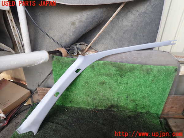 5UPJ-18627655]ハイラックスサーフ(RZN185W)右フロントピラートリム 中古_m0001.jpg