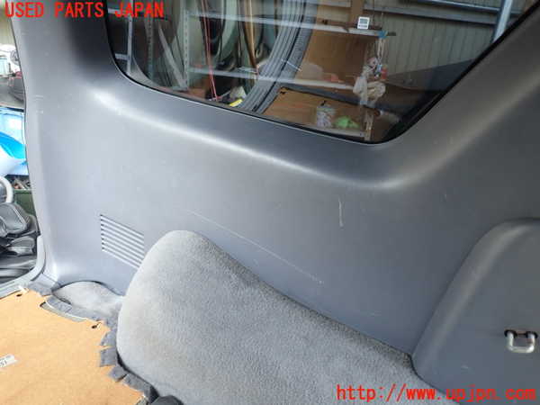 5UPJ-18627680]ハイラックスサーフ(RZN185W)左リアピラートリム 中古_m0002.jpg