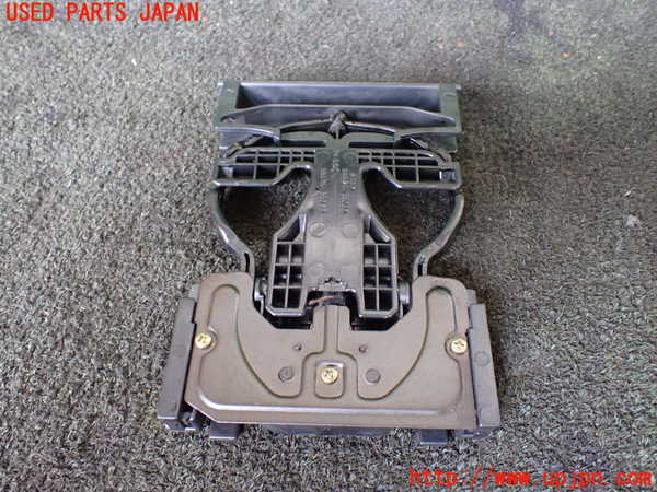 5UPJ-18627810]ハイラックスサーフ(RZN185W)ドリンクホルダー 中古_m0003.jpg