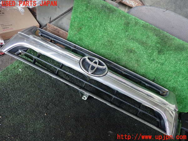 1UPJ-18631050]ハイラックスサーフ(RZN185W)ラジエターグリル 中古_m0001.jpg