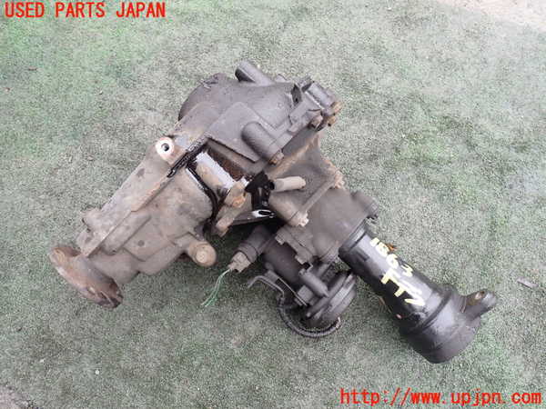 5UPJ-18634350]ハイラックスサーフ(RZN185W)フロントデフ 中古_m0001.jpg
