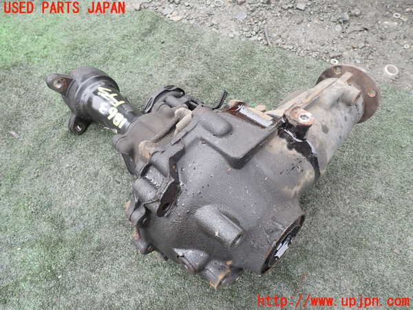 5UPJ-18634350]ハイラックスサーフ(RZN185W)フロントデフ 中古_m0002.jpg